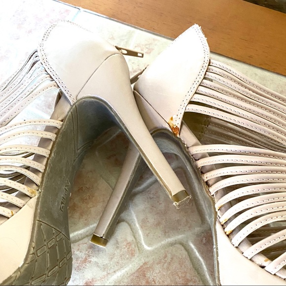 Nude Tan Strappy pumps US size 6.5, 4 inch heel - Picture 7 of 8